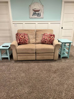Reclining sofa and loveseat