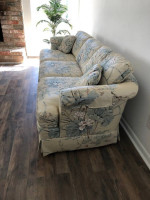 SOFA/COUCH