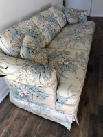 SOFA/COUCH