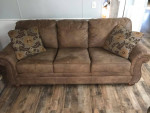 Ashley-Larkinhurst Sofa