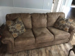 Ashley-Larkinhurst Sofa