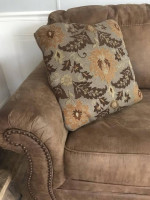 Ashley-Larkinhurst Sofa