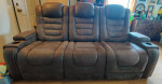 Dual reclining sofa
