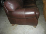 Leather 3 cushion sofa-Cabin? -Pet free-no smoking home