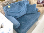 Love Seat Sleeper Sofa / Hide a Bed
