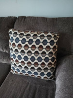 Super Comfy Sofa with 2 Pillows in Exceptional Condition