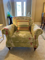 Beautiful, sunny sofa and chair set