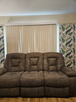 Recliner sofa and reclining love seat