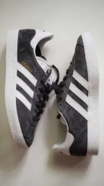 Adidas Gazelle. Size 6.5