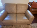 LEATHER SOFA AND LOVE SEAT EXCELLENT CONDITIONS.