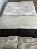 Three-way convertible sofa/chaise/bed 120$ OBO