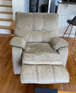 sofa with recliner