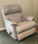 Leather Sofa & Recliner SOLD