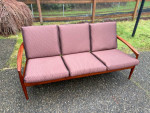 Mid century modern danish Teak Kai Kristiansen "Paper Knife" Sofa Model 121 Magn