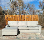 π FREE DELIVERY ! Stunning England White Grey Sectional Sofa w/ Chaise