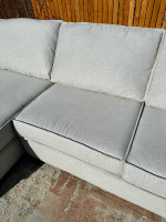 π FREE DELIVERY ! Stunning England White Grey Sectional Sofa w/ Chaise