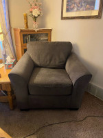 Sofa w/reversible chaise and chair