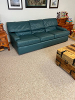 Sofa green real genuine leather perfect condition