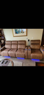 Like Brand New HIGHEST QUALITY FULLY ELECTRIC RECLINING Couch SOFA & CHAIR COMBI