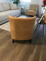 Sofa neutral beautiful 89"