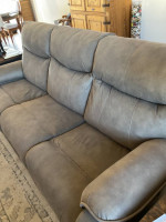 Excellent sofa and recliner