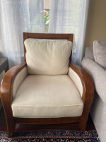 Beautiful & Clean Couch/Sofa Set