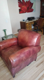 LUXURIOUS RED LEATHER SOFA SET!