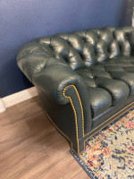 GENUINE LEATHER LUXURY HANCOCK AND MOORE CHESTERFIELD LOVESEAT SOFA
