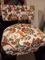 Comfort floral fabric club sofa chair w/brown finished wood