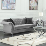 **Glamorous Living Room Sofa in Soft Silve Velvet with Queen Anne Legs
