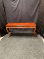 * Beautiful LANE Handcrafted Queen Anne Style Sofa Entry Table
