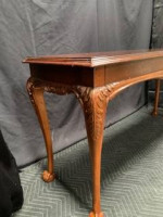 * Beautiful LANE Handcrafted Queen Anne Style Sofa Entry Table