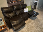 Dual reclining sofa