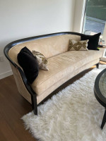 Elegant Schnadig Sofa