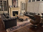 A twin hickory chair Kent Sofa in a brand new condition