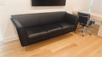 Stunning Herman Miller Goetz Sofa - Timeless Elegance!