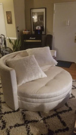 Off-white Round Sofa w Pillows