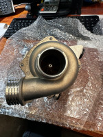 BMW WATER PUMP 11 517 586 925