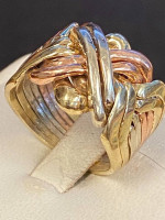 14 K try color gold ring