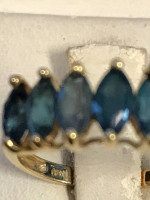 Gold lady’s ring