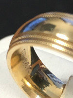 gold man's wedding band