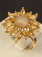 10 K gold lady’s ring