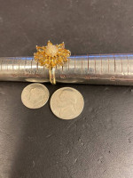 10 K gold lady’s ring