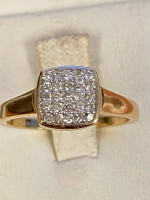 Diamond lady’s gold ring