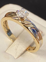 Diamond engagement ring
