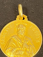 18 K gold charm