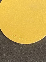 18 K gold charm
