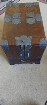 Korean-made jewelry storage chest
