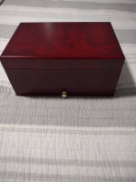 * BEAUTIFUL WOOD JEWELRY BOX (5 sections)