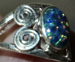 Stunning Ladies Sterling Silver Size 8 Ring with Welo Opal